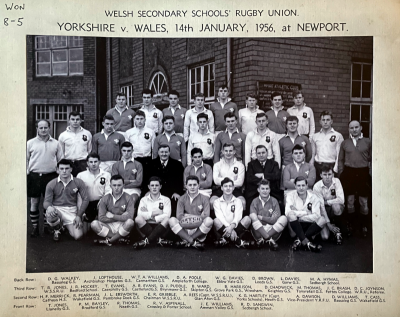 Formal photograph showing thirty players and four officials in four rows